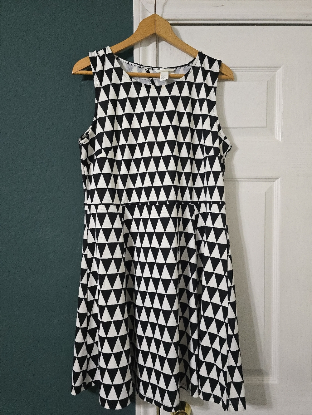 H&M Triangle Print Fit & Flare Mini Dress Size XL Geometric Open Back Pop Art